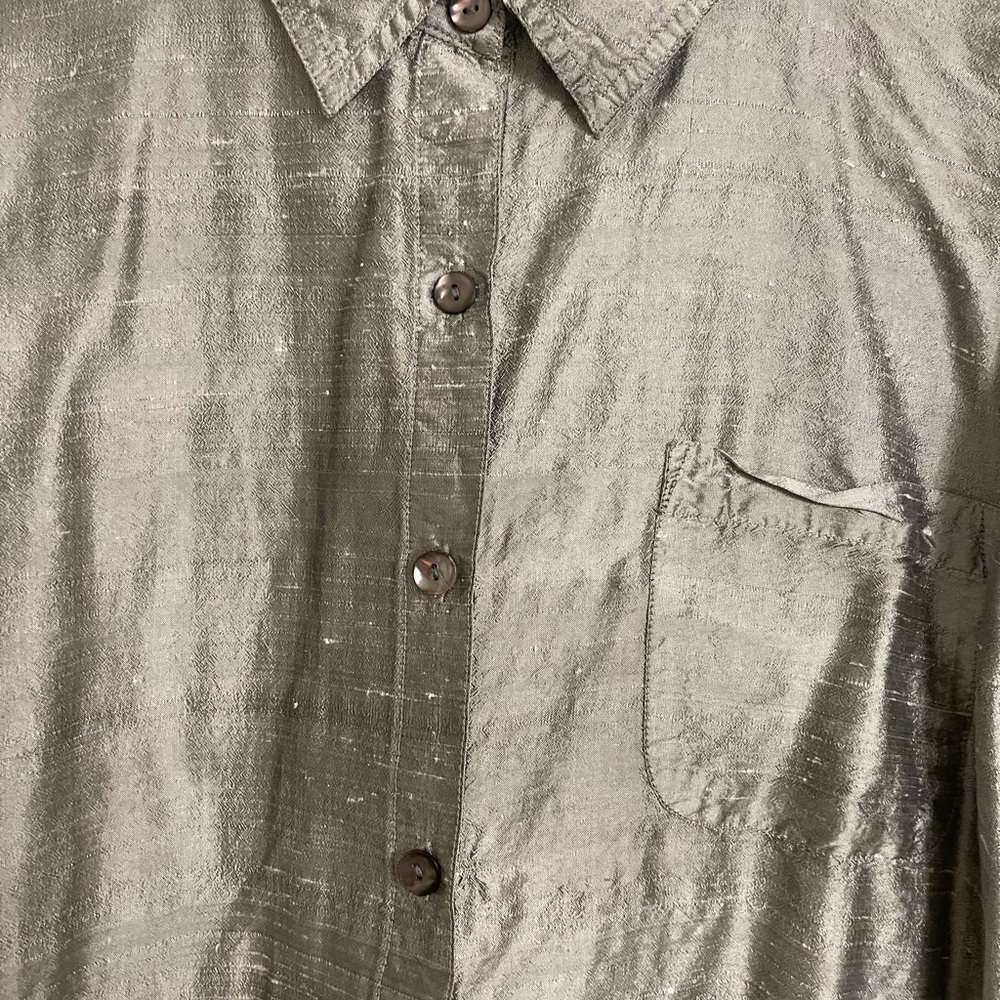 Sold! Chico's Textured Gray 100% Silk Blouse Button Down Sz 3 XL Vintage - Picture 2 of 6